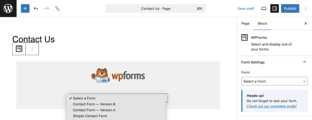 L'éditeur WordPress affiche une page « Contactez-nous » comprenant un bloc WPForms et un menu déroulant de sélection de formulaire.