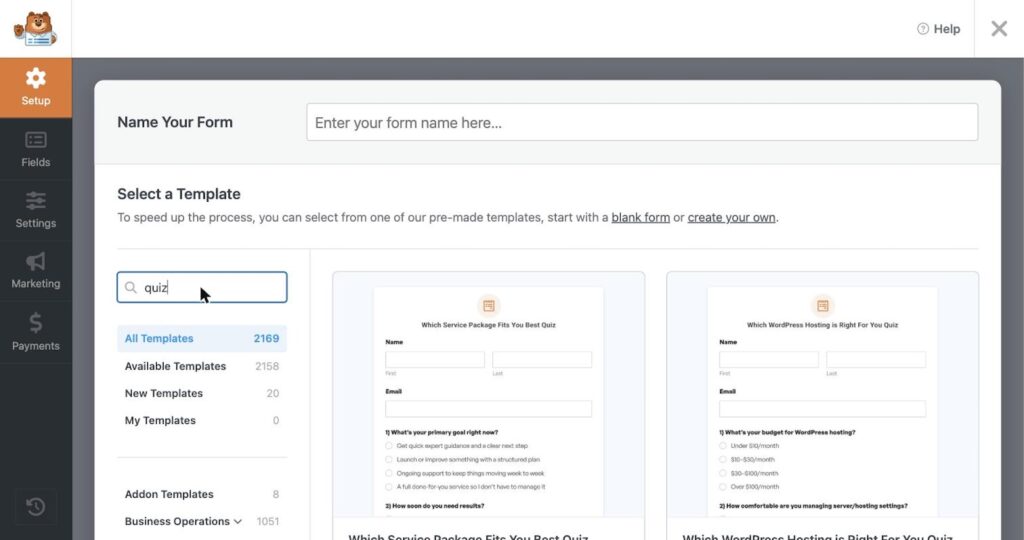 Formular-Builder-UI mit einem Eingabefeld 'Name Ihres Formulars' und einer Vorlagengalerie, wobei 'Quiz' im Suchfeld im linken Bereich eingegeben ist.